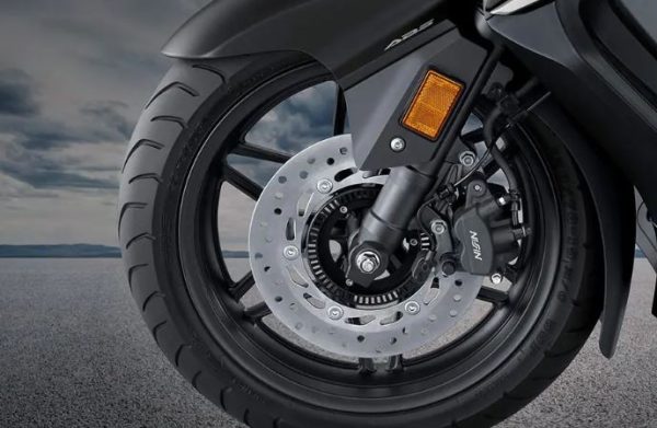 Honda Forza 250 - Gambar 5