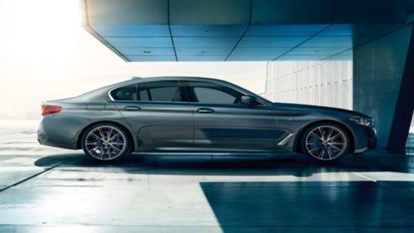 BMW 5 Series Sedan 520i - Gambar 3