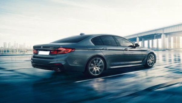 BMW 5 Series Sedan 520i - Gambar 2