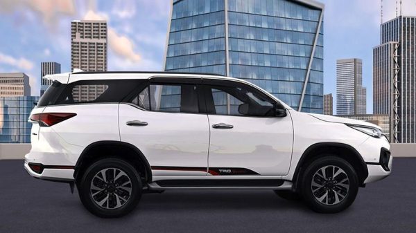 Toyota Fortuner 2.4 G MT - Gambar 3